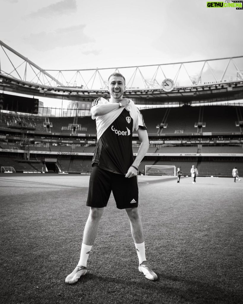Simon Minter Instagram - Bringing Leeds to the Emirates. Checkout @chrismd10 latest video, absolute BANGER.