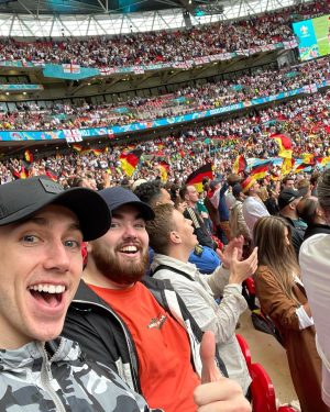 Simon Minter Instagram - It’s coming home. 🏴󠁧󠁢󠁥󠁮󠁧󠁿

Thank you for today @adidaslondon 🙌🏻