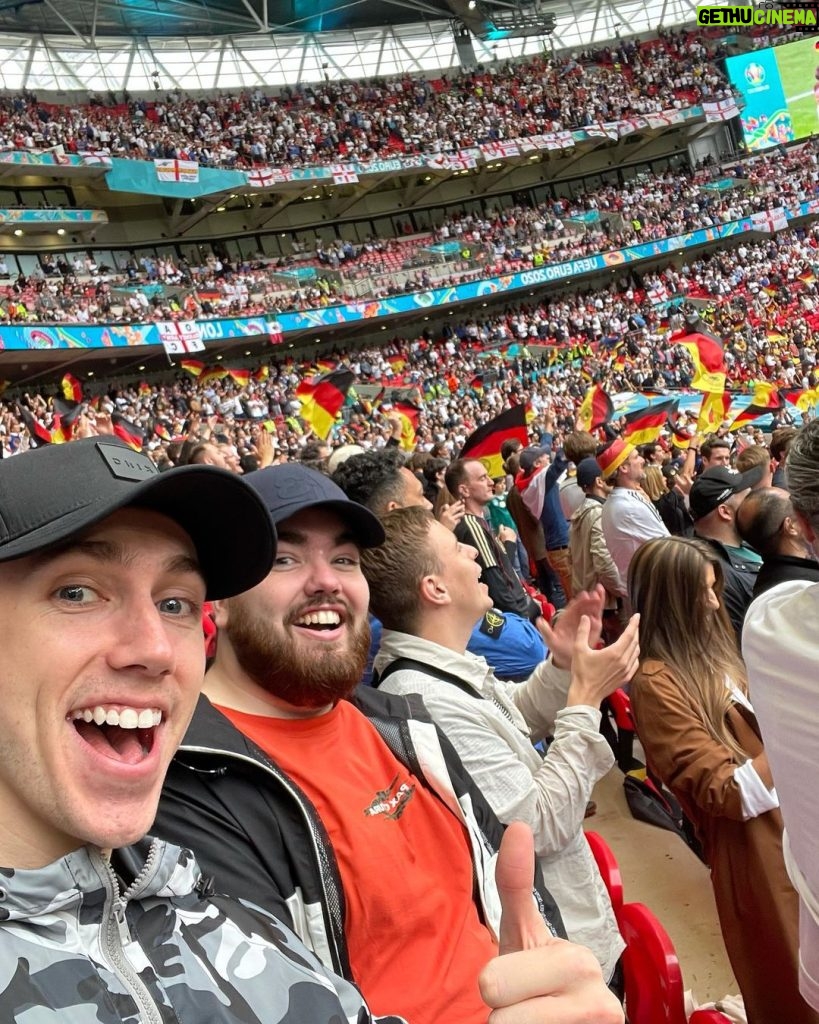 Simon Minter Instagram - It’s coming home. 🏴󠁧󠁢󠁥󠁮󠁧󠁿 Thank you for today @adidaslondon 🙌🏻 Wembley Stadium connected by EE