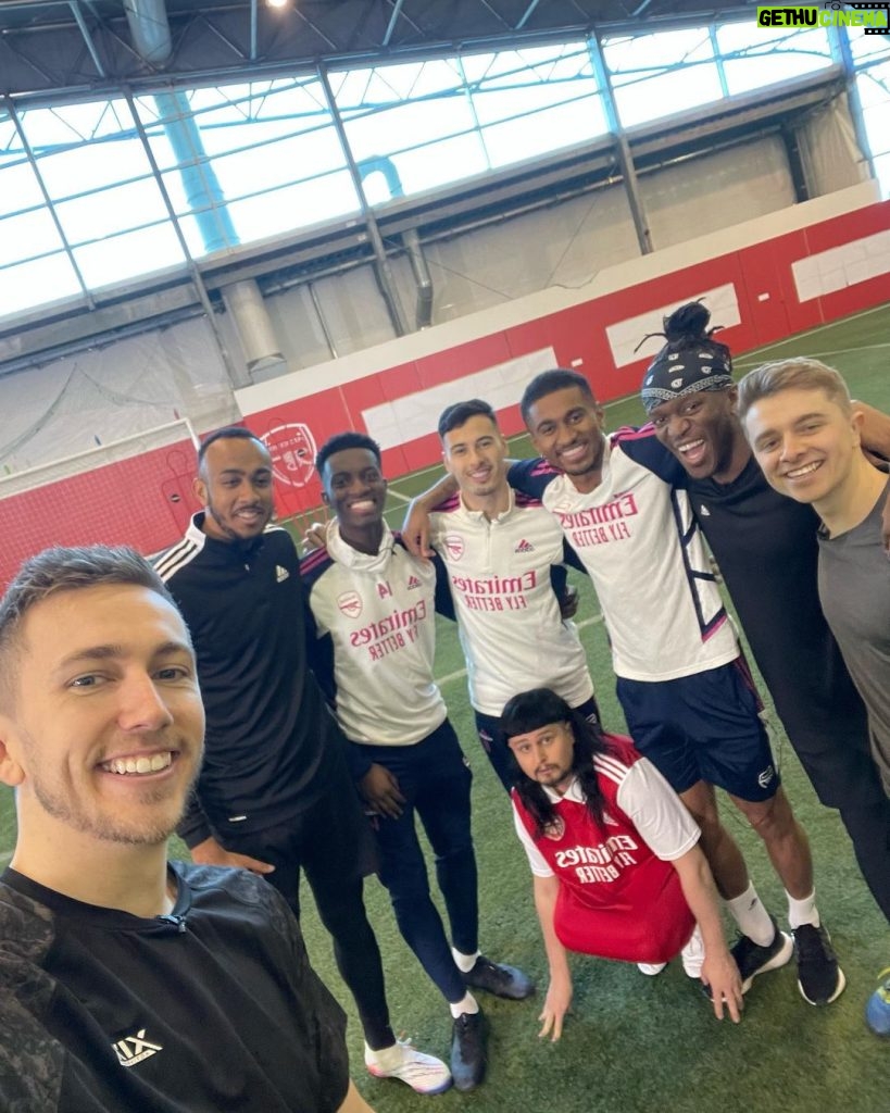 Simon Minter Instagram - Spent the day teaching football to these guys.