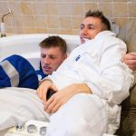 Simon Minter Instagram - Bathtime boys with the birthday boy @wroetoshaw 🎉🎉 Legend in the game, have a sick birthday bro 🙌🏻
