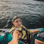 Simone Paciello Instagram - Allora riepilogando: 1) Una foto che ritrae la mia persona 2) Una teoria matematica fondata sul nulla 3) Io che ho eliminato palesemente una persona dall’acqua con un’app 4) Tutorial: “curva ca recchia ‘nderr” 5) Al Daddetton hanno regalato 2 CD di Michael Jackson 6) In vino veritas 7) piccolo promemoria 8) Le scimmie sono persone meravigliose 9) io 10) “si ringraziano i signori tamarri che lasciano qui la loro educazione” Marbella, Spain
