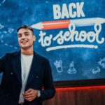 Simone Paciello Instagram – Questa sera su Italia 1 a Back To School torneró tra i banchi di scuola per rifare l’esame di quinta elementare. 
Come sarà andata?
Inizio anticipatamente a chiede scusa a tutti i miei ex professori 🫶🏻❤️