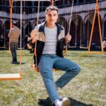Simone Paciello Instagram – Oggi per la prima volta nella mia vita ho messo piede in università 😂

Il motivo non erano sicuramente i miei esami ma in occasione del FuoriSalone 2023, all’interno della mostra INTERNI Design Re-Evolution, Amazon ha dato vita a “The Amazing Playground”, un ampio spazio interattivo ed esperienziale con protagonista “SWING”, un’installazione a cura di Stefano Boeri Interiors.

“SWING” è un’altalena speciale dalla forma circolare mette insieme spazio, tempo e ritmo e vuole essere anche una celebrazione del tempo libero, un’occasione per riscoprire il piacere del tempo della leggerezza e del divertimento dedicato anche allo shopping online di prodotti di arredo, oggi un’esperienza sempre più semplice e piacevole come giocare all’aria aperta.

Lo spazio è visitabile dal 17 al 26 Aprile nel Cortile della Farmacia dell’Università degli Studi di Milano.

Quindi cosa aspettate!
P.s. Già che ci siete date anche i miei esami :)

 @amazon.it @stefanoboerinteriors @internimagazine 
 #ad #TheAmazingPlayground #Swing