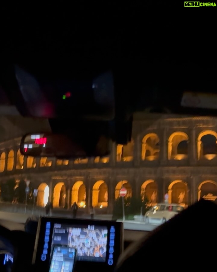 Simone Paciello Instagram - ROMA SEI MAGICA πβ€οΈ Ogni volta la capitale ci regala serate speciali, GRAZIE π«Άπ» Daje Roma Daje Teatro Olimpico