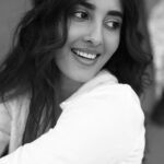 Simrat Kaur Instagram - Hello 2024❤️🥳 📸 @sjframes @rahulsawant.photo Makeup @rockysoni81 Hair @mamta_singh06
