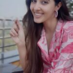 Simrat Kaur Instagram - New year, new me… and no more tears! Ditching the ouch of waxing for the smoothness with @makeo_skin Laser Hair Reduction Laser hair reduction by makeO will leave you with hair-free skin in just 6-8 sessions Visit the makeO experience centre or book your trial session at home for just Rs 99/- Link in Bio Discount code: SMT24SN #makeO #laserhairremoval #laserathome #athomelaser #makeOExperienceCentre #hairremoval #skincare #makeOskin #skinnsiisnowmakeo