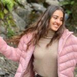 Simrat Kaur Instagram - Is this candid ? 🤨 Shimla - The Queen Of Hills