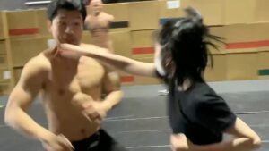 Simu Liu Instagram - Shoutout to @mengerzhang for having the boniest elbows on earth 😫

Get your ticket for @ShangChi now and make history with us!!

🎥 @yung_and_the_dangerous
