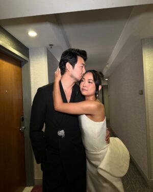 Simu Liu Instagram - simply the best day with the best date 🤍

groomed by @mirachai
styled by @chloekeiko
suit by @fendi
shoes by @louboutinworld
brooch by @debeersofficial
watch by @jacobandco