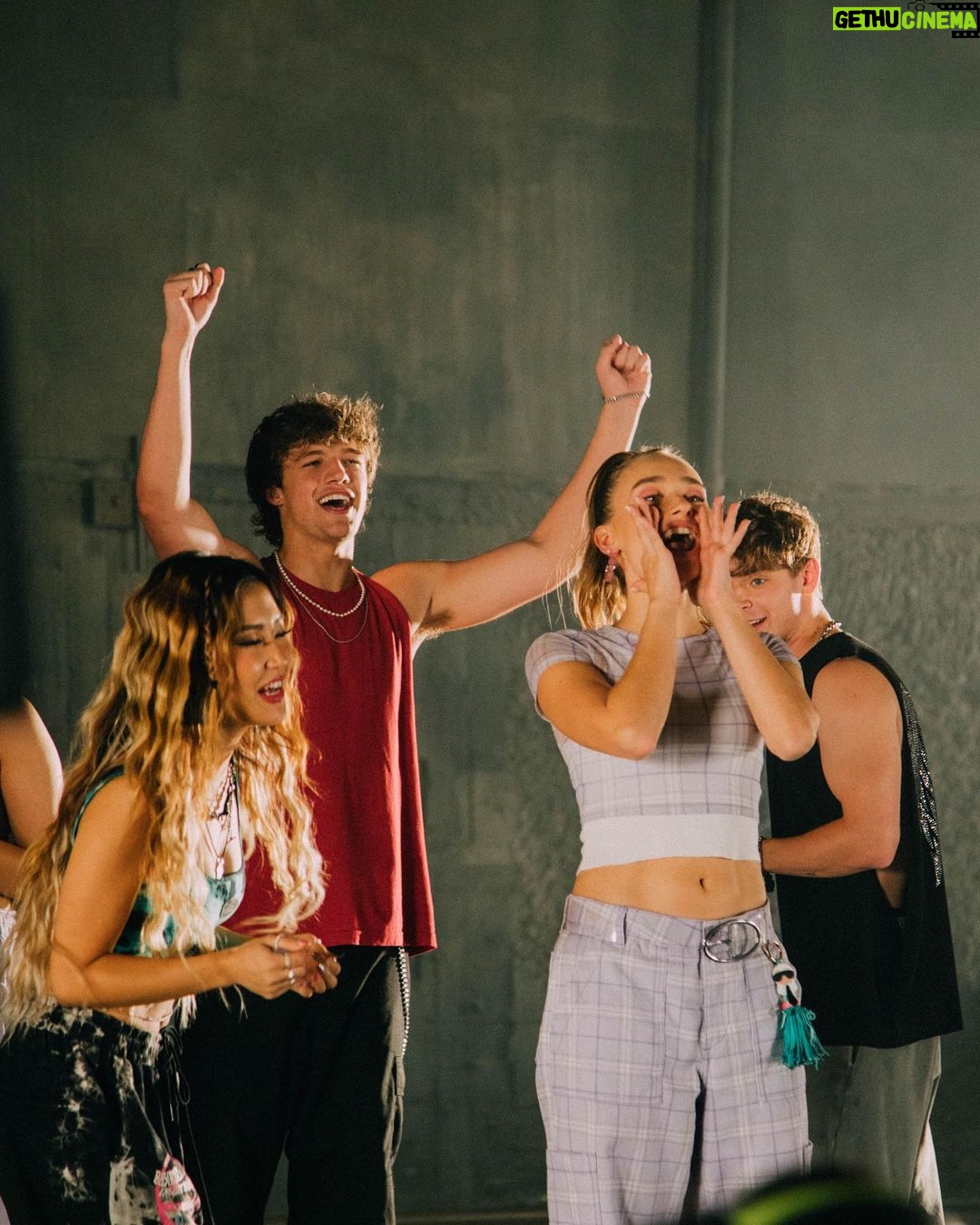 Sina Deinert Instagram - Our Musical is available for purchase now 🥳!!! Be ready to meet Rose 🧁🎀🌷🍪!!!!