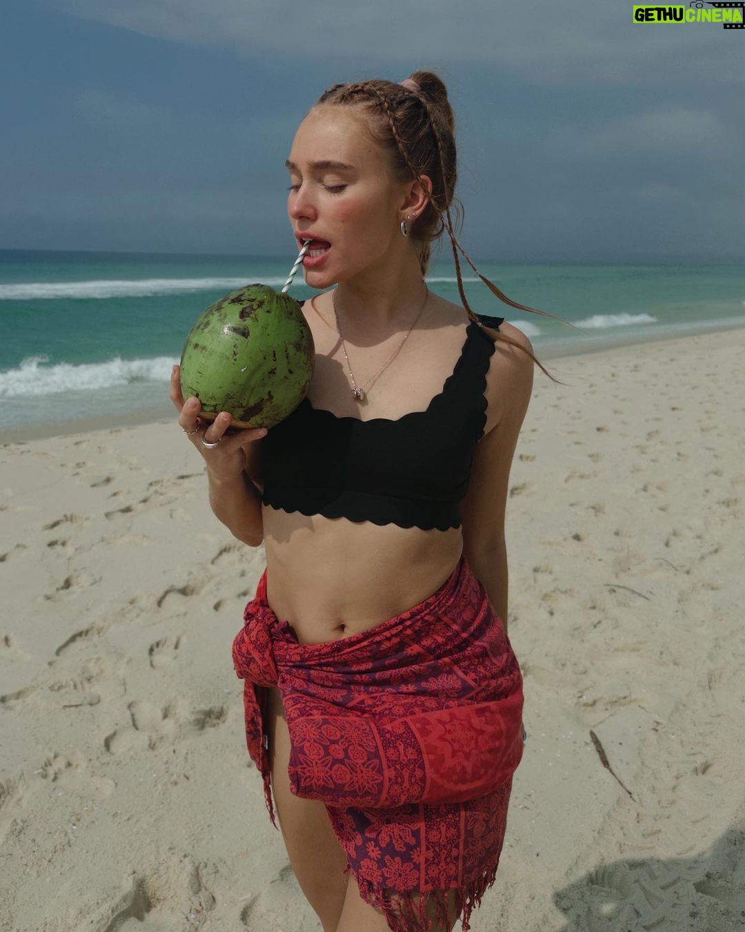 Sina Deinert Instagram - Girl from Germany loves Ipanema 💚🇧🇷🙊 Ipanema, Rio De Janeiro, Brazil