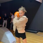 Sina Deinert Instagram - What kind of bowler are you? 1,2,3 or 4? 🎳 @nowunited Los Angeles, California