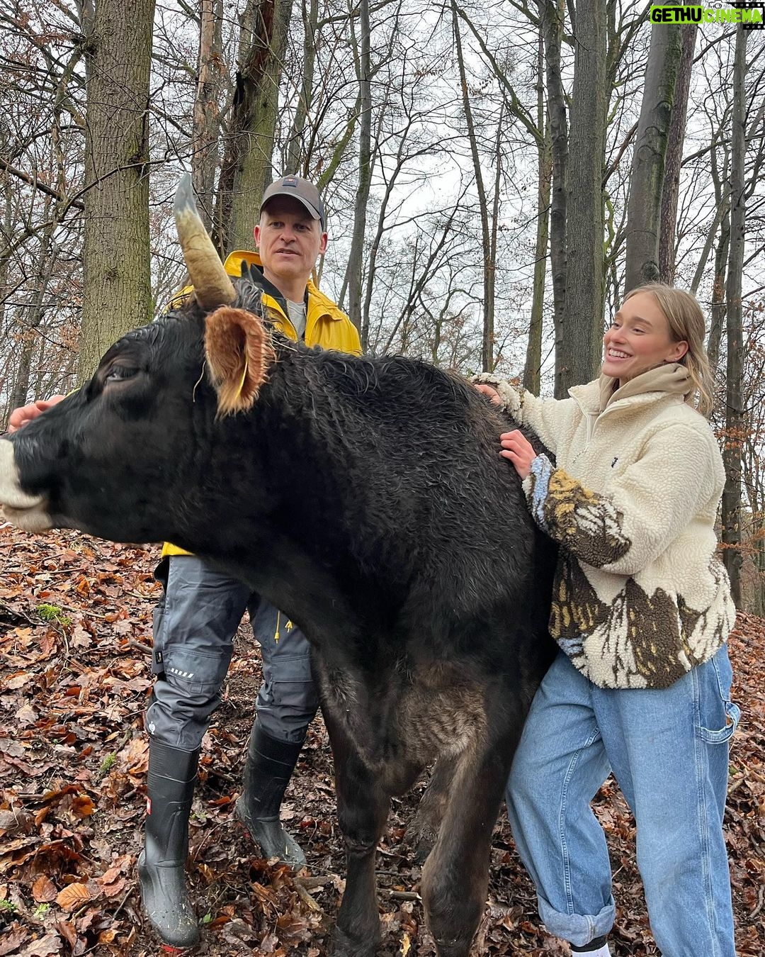 Sina Deinert Instagram - I went to visit @moustache_farmer on his rescue farm today @lebenshof_odenwald !!! And really really enjoyed it haha ππΌββοΈπ thank you for showing us around π«ΆπΌπ