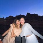 Sina Deinert Instagram - We finally made it to Saudi Arabia and it is soooooo beautiful here!! 🙆🏼‍♀️ It’s also amazing to meet some Uniters here in Al Ula ❤️‍🔥🫶🏼🙊 Al Ula Saudi Arabia
