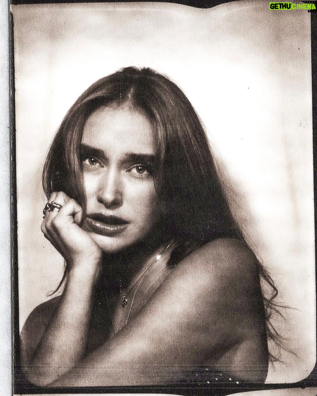 Sina Deinert Instagram - 📸 @bryant ✨💛 Los Angeles, California