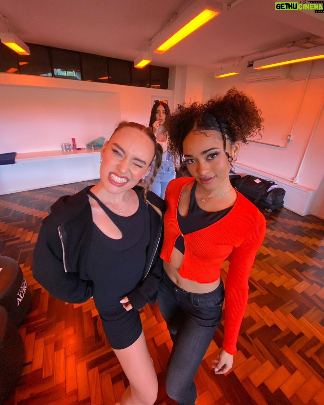 Sina Deinert Instagram - Ready for our first Show tomorrow!!!! ✨🤸♀️ Porto Alegre, Rio Grande do Sul