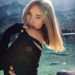 Sina Deinert Instagram - First shared post on Instagram!!🥳 @rmkhnert__ We had so much fun on the shoot and the location was a dream!!! Which picture is your favorite? 🏔💚 Österreich / Austria
