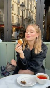 Sina Deinert Instagram - Paris, Croissants and Fall... honestly don’t need anything else!!! 🍂🍁🇫🇷🥐