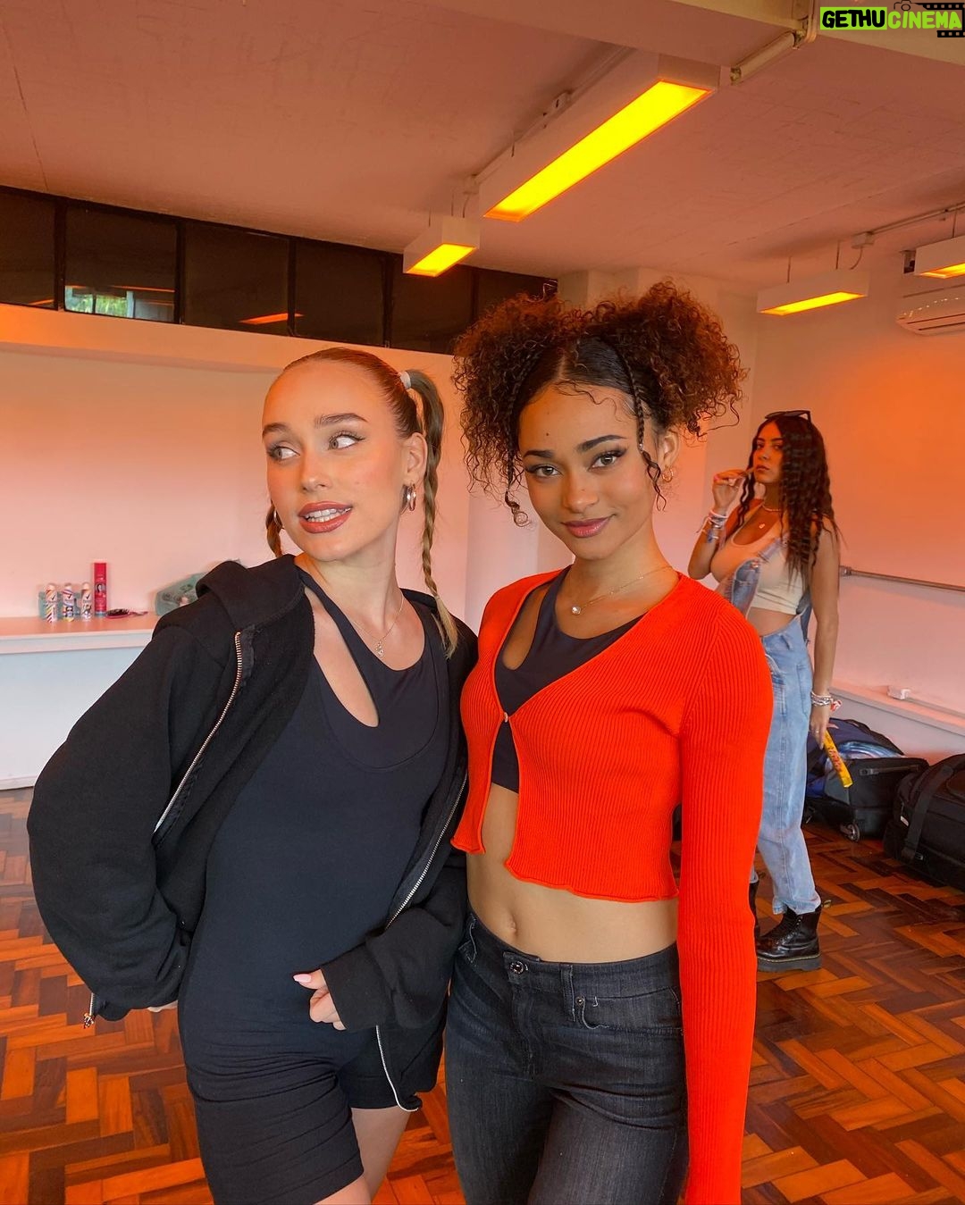 Sina Deinert Instagram - Ready for our first Show tomorrow!!!! ✨🤸♀️ Porto Alegre, Rio Grande do Sul