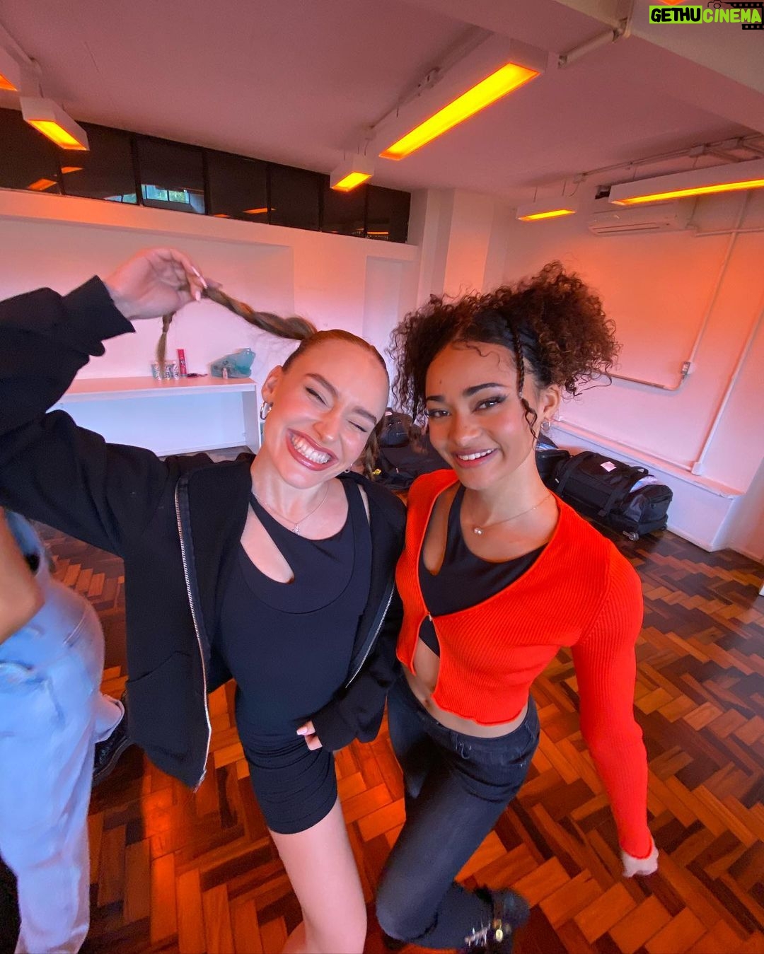 Sina Deinert Instagram - Ready for our first Show tomorrow!!!! ✨🤸♀️ Porto Alegre, Rio Grande do Sul
