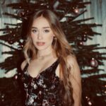Sina Deinert Instagram - 🎄Merry Christmas/ Frohe Weihnachten!!! I hope you guys have cozy holidays and can spend it with your family and loved ones!!! Xoxo Sina Germany