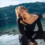 Sina Deinert Instagram - First shared post on Instagram!!🥳 @rmkhnert__ We had so much fun on the shoot and the location was a dream!!! Which picture is your favorite? 🏔💚 Österreich / Austria