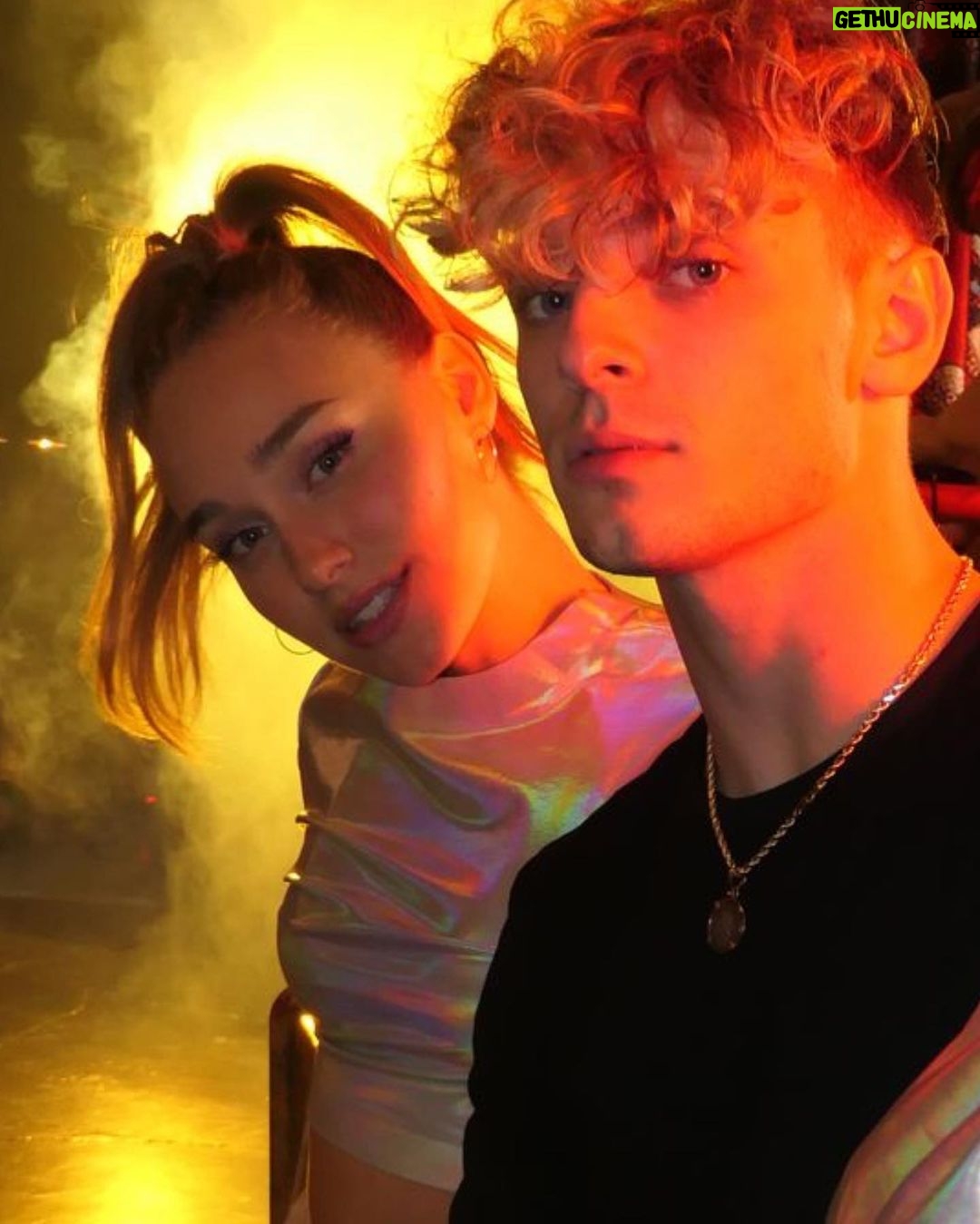 Sina Deinert Instagram - FUTURE ME - Music Video is out NOW!!!!!! Who watched it already? ✨💜 Abu Dhabi, United Arab Emirates