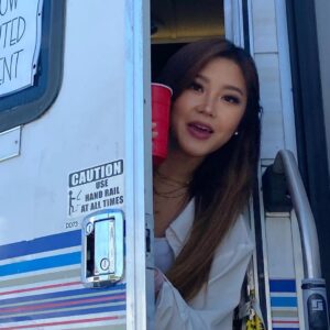 Sina Deinert Instagram - Happy Birthday to this wonderful, inspiring, brave, warm-hearted, beautiful, talented, passionate, hardworking, positive, kind and lovely human being... Heyoon Jeong 🙇🏼‍♀️👑 I Love you so much and I am so grateful to be in your life!!! 💜 @heyoon_jeong
