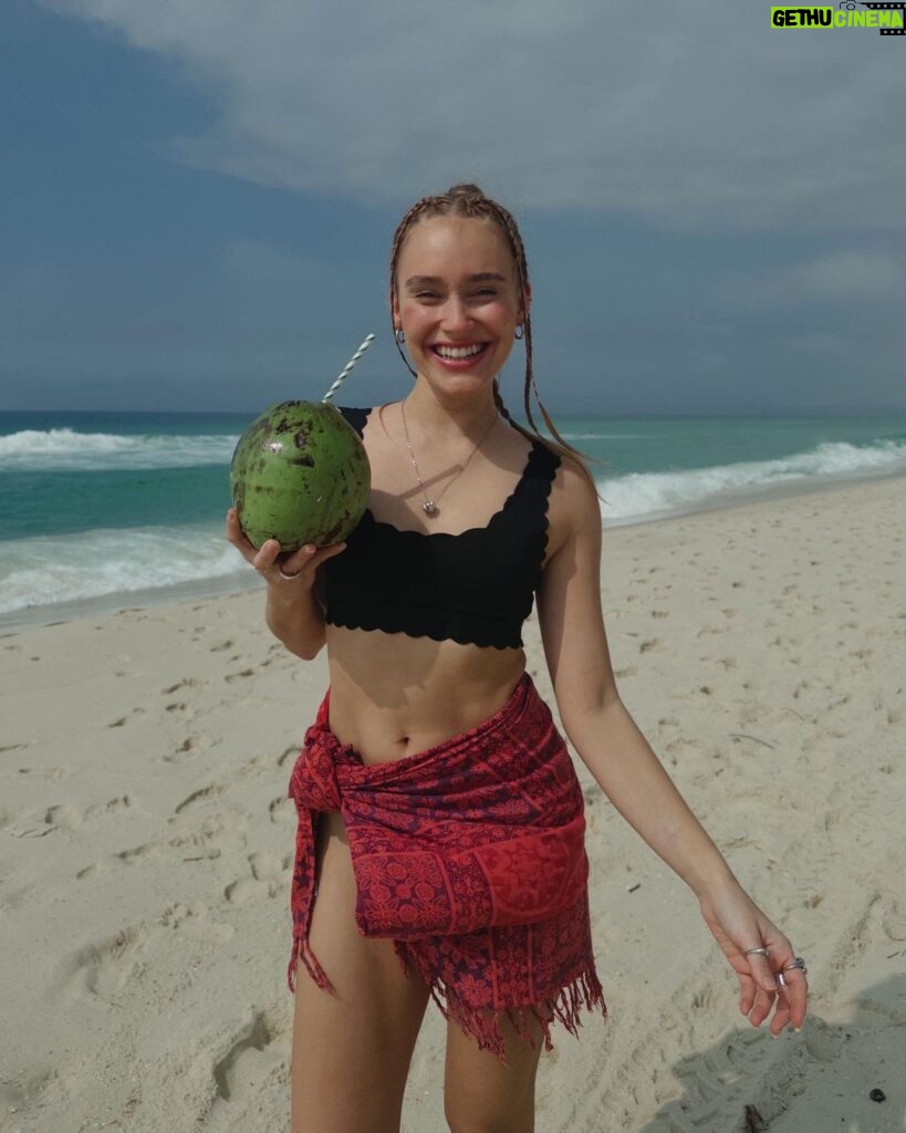 Sina Deinert Instagram - Girl from Germany loves Ipanema 💚🇧🇷🙊 Ipanema, Rio De Janeiro, Brazil