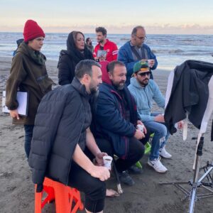 Sina Mehrad Instagram - 🎬
اینک که کمتر از بیست و چهار ساعت از پایان فیلمبرداری آقازاده میگذرد به خیلی چیزها می اندیشم.به حرف ها و درد های ریز و درشتی که قرار بود بگوییم و قضاوتش بماند با شما ، به بیکران محبتِ حامد عنقا و بهرنگ توفیقی که بار دیگر چون سریال پدر ، پدرانه در کنارم ایستادند، به تک تک عوامل آقازاده که در این  یک سال بالهای خستگی ناپذیری بودند
به احترام تک تک شان کلاه از سر برمیدارم.
❤️
سینا ، حامد 
@aghazadeh.series