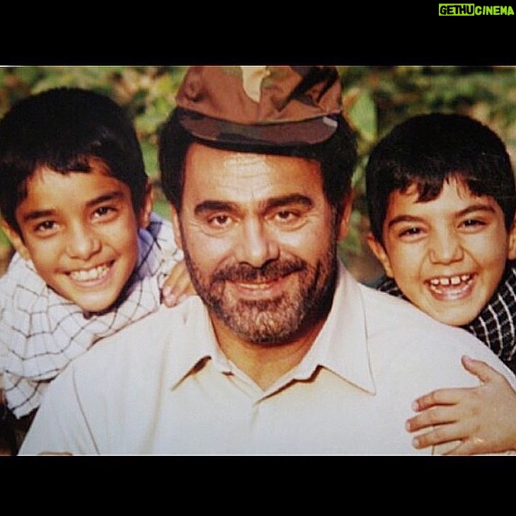 Sina Mehrad Instagram - . صدا ، كودكى ، دوربين ، سينما ، حركت... ٢٠ سال پيش( ١٣٧٨) در كنار جمشيد خان هاشم پور و ساعد سهيلى عزيزم❤️✨ #نوستالژی