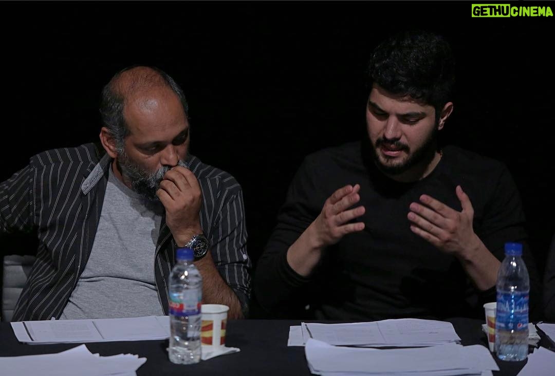 Sina Mehrad Instagram - حميد : زندان شباش جهنمه ، روزاش تو حياط زندان از جهنم بدتره ، هيچه ، هيچ . همينطور بايد بشيني فك كني به گذشت ، به آيندت كه داره نابود ميشه ، من همه چيو باختم اِبي ، دارم داغون ميشم . . 📖 نمايشنامه ي صحنه هايي از زندگي پدرم نويسنده : مهدي ميرباقري عكس : سميرا بختياري
