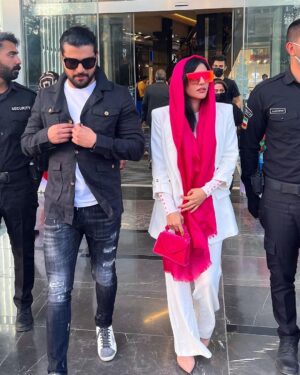 Sina Mehrad Instagram - ❤️ شیراز 
اکران مردمی فیلم شادروان
#sister