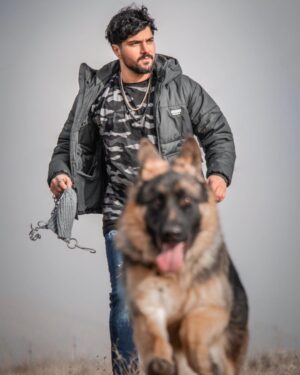 Sina Mehrad Instagram - #hero#attack
✌🏼❤️
Photo : @omidmohammadnejad