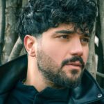 Sina Mehrad Instagram – ❤️
من تمام آجرهایی که بسویم پرت میشود را نگه میدارم…
با آنها پله میسازم و شاید هم روزی خانه ساختم .
.
Photo : @omidmohammadnejad