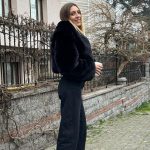 Sinem Kobal Instagram - Mart 🖤 kadınlar günümüz kutlu olsun 🌹💌