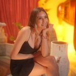 Sinem Kobal Instagram - About the nite 🌹