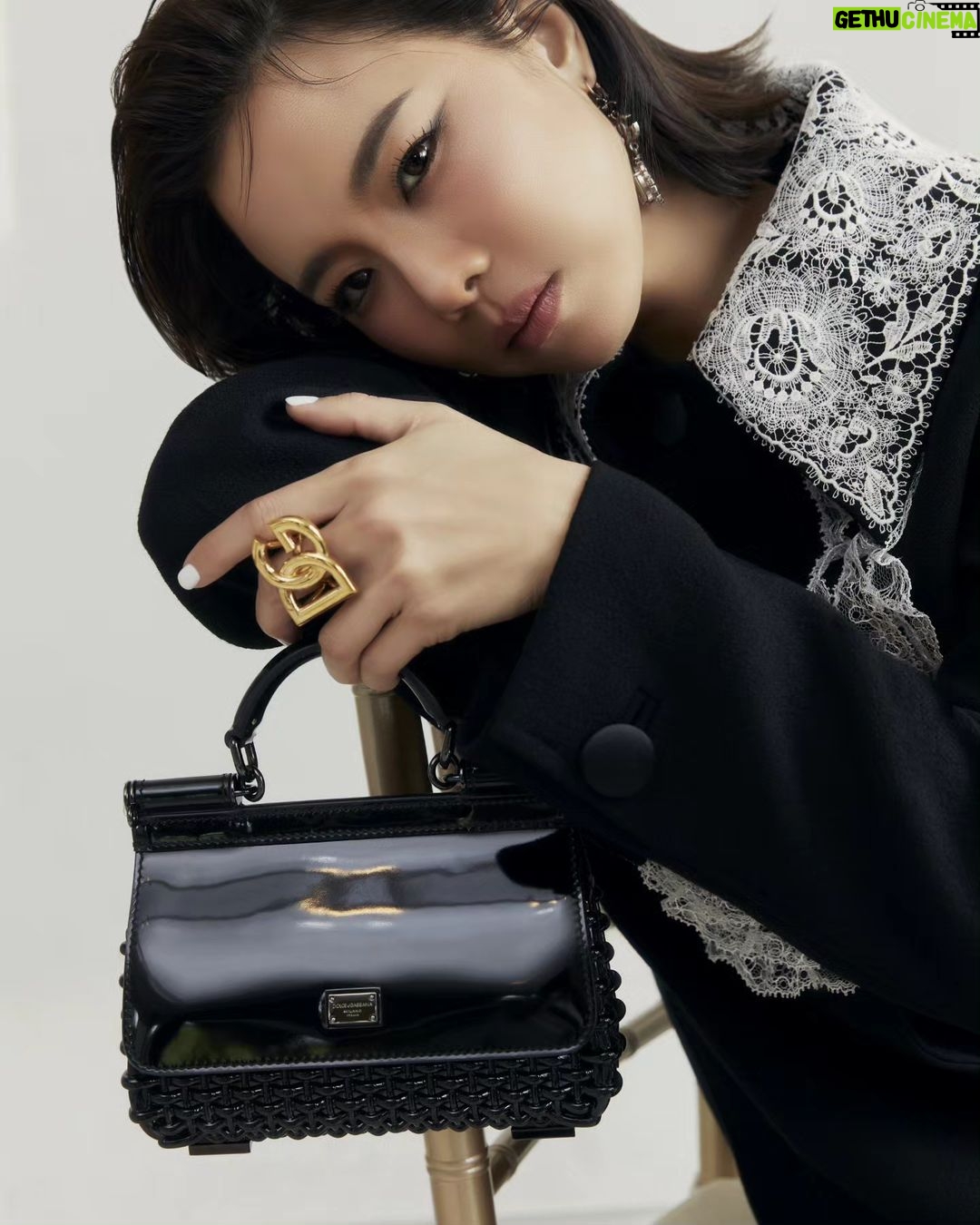 Sirin Horwang Instagram - All black and repeat π€π©Άπ€π€ @DolceGabbana #DGSS24 #DGSicilyBag