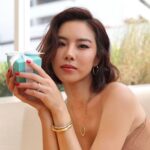 Sirin Horwang Instagram - All over the moon with my self-given little bluebox 🩵 @tiffanyandco #ATiffanyValentinesDay #TiffanyPartner