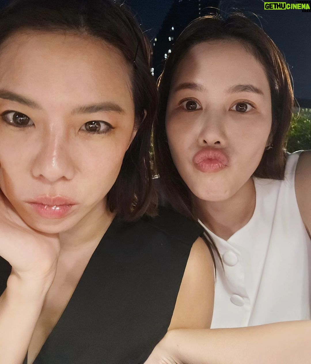 Sirin Horwang Instagram - Last night with #นิษฐา @benraviyanun.t 🤣🤣🤣 2ทุ่มกว่าเอง น้องสาวหาวเก่งมากกก 🫣😅🤣🥰 see u again soon ❤️ #ชีวิตภาคสอง