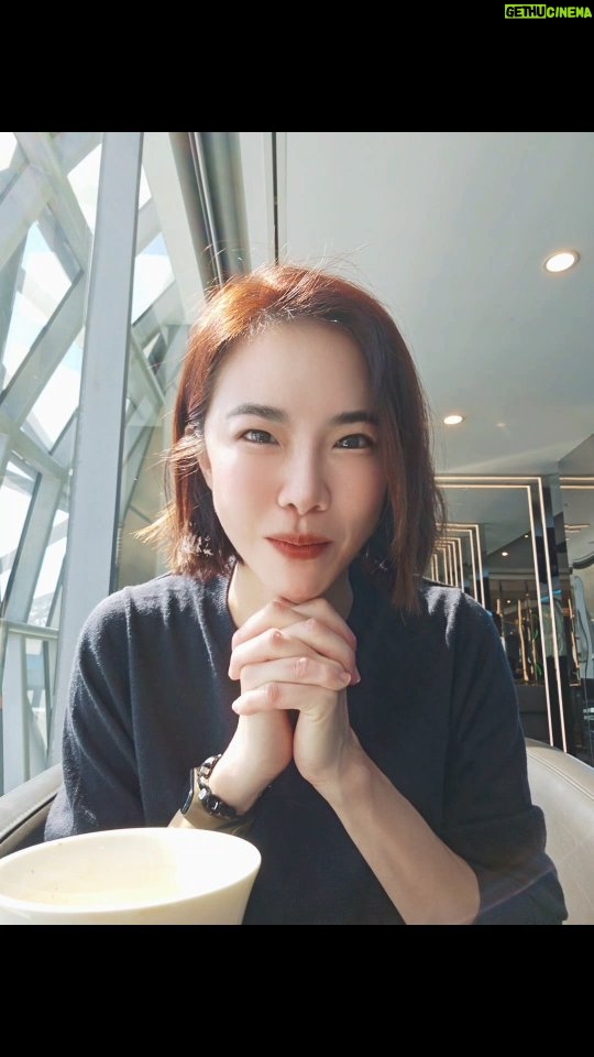 Sirin Horwang Instagram - 🎉🎉 Happy happy new year !!! Lets go 2024 😘😘😘 @horwangsisters @millionsofstars_official @2flow_ent