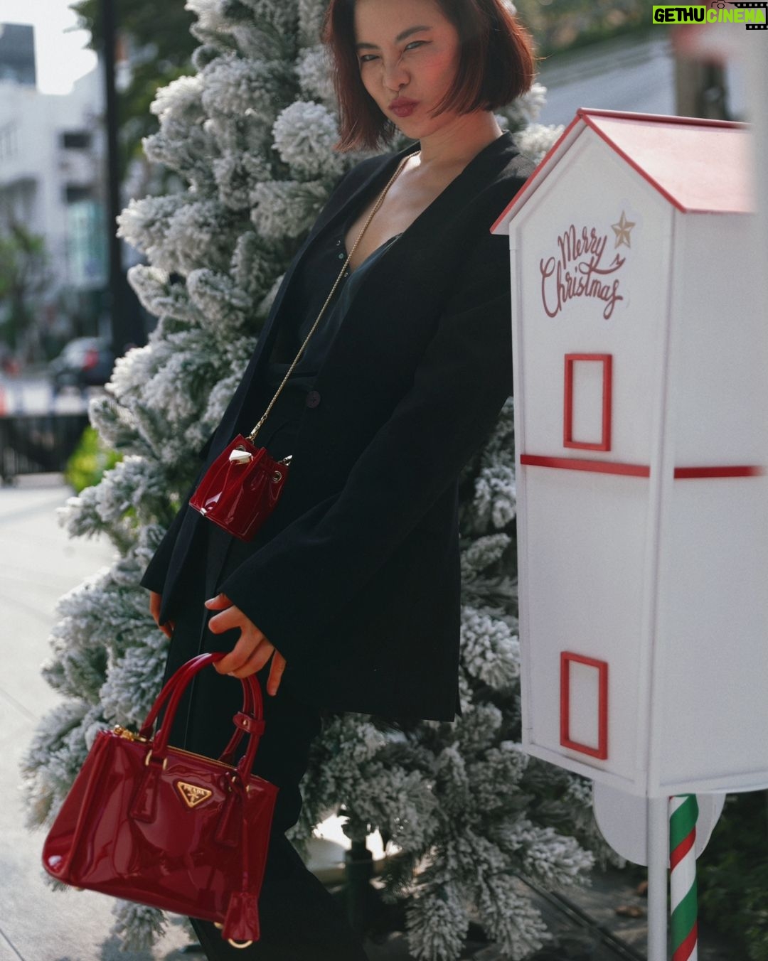 Sirin Horwang Instagram - love Christmas 🎉🌲🎉🌲 #pradaholiday23 @prada