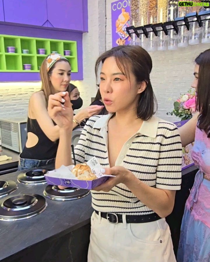 Sirin Horwang Instagram - ขยัน และ ขยันเปิดร้าน!! @likklikk.bkk อร่อยมากกก พิกัด j ave 🍧🥧🍦 congrats to @nieabtrinn and @vjwoonsen 😍😍