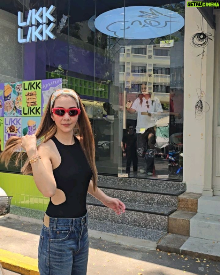 Sirin Horwang Instagram - ขยัน และ ขยันเปิดร้าน!! @likklikk.bkk อร่อยมากกก พิกัด j ave 🍧🥧🍦 congrats to @nieabtrinn and @vjwoonsen 😍😍