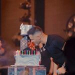Sirvan Khosravi Instagram - - ممنونم‌ از همه‌تون برای تمام مهر و عشقی که بهم میدین ❤️ #sirvankhosravi #sirvanconcert #sirvan