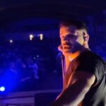 Sirvan Khosravi Instagram - - گوشه‌ای از انرژی مردم رشت 💯❤️ #sirvankhosravi #sirvan #sirvanrasht #sirvanconcert Rasht, Iran