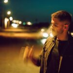 Sirvan Khosravi Instagram - - عکسها تو شب فیلمبرداری صحنه‌های تصادف در سریال حرفه‌ای گرفته شده. ۱۱ خرداد ۱۴۰۰ 📷 @aliiishahbazi #sirvankhosravi #sirvan #سریال_حرفه_ای