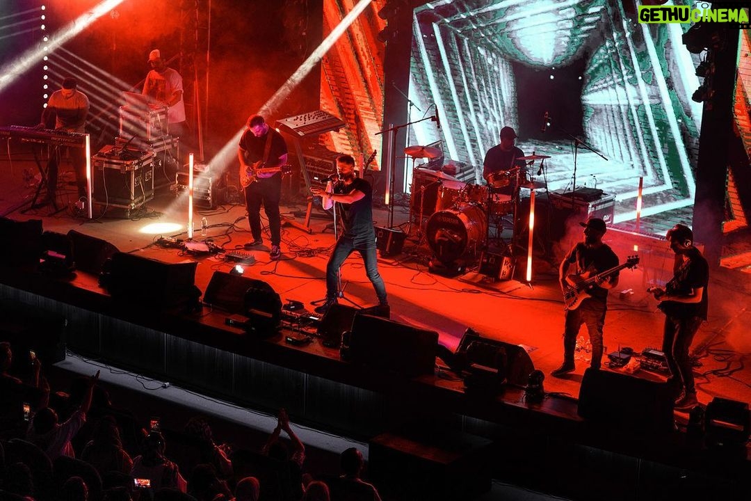 Sirvan Khosravi Instagram - - هشتگرد، ترکوندین 🔥 📷 @behrouz_sasani #sirvankhosravi #sirvan #sirvanconcert Hashtgerd