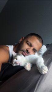 Sirvan Khosravi Instagram - پیشول 😼